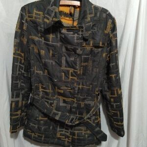 209 Brand Woman Size L Geometric Design With  Belt